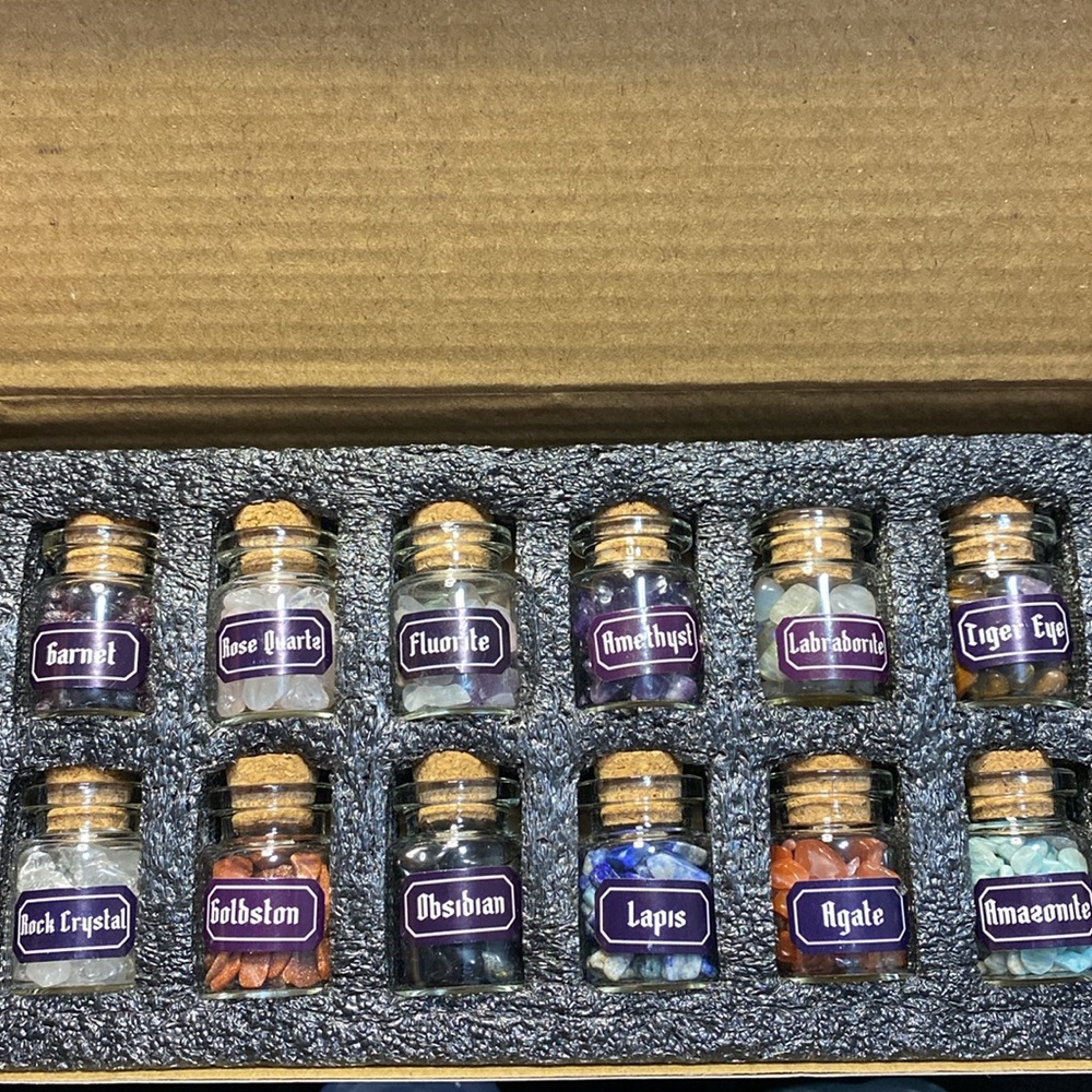 12 Crystal Jars Collection Box - Picture 2 of 2